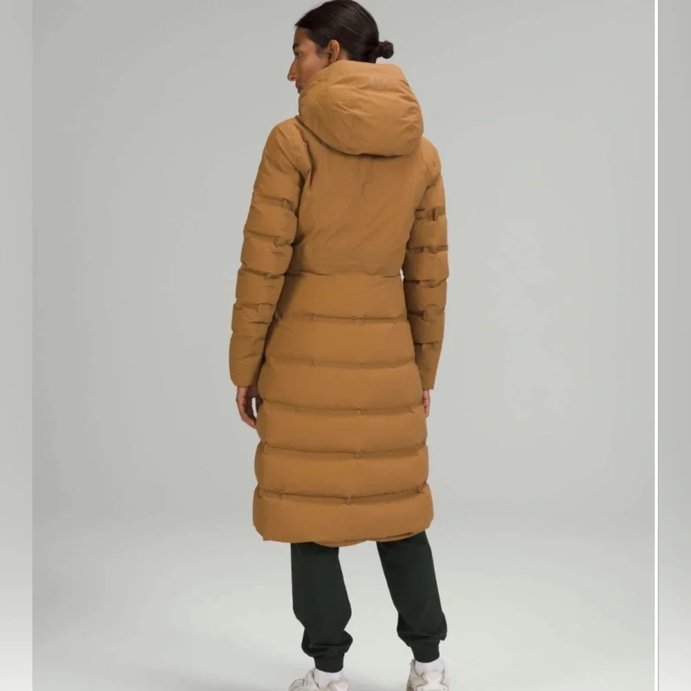 Lululemon Sleet Street Long Down Jacket Size 4 Bold Beige W4BDJS - Picture 2 of 3